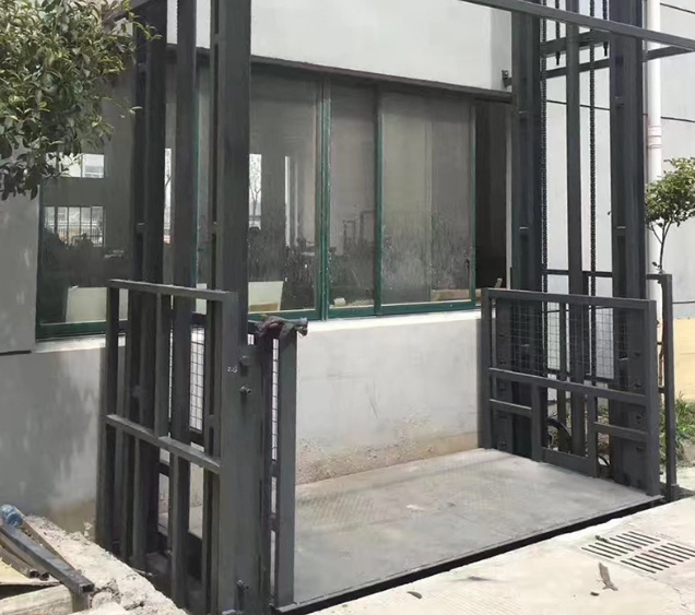 顺昌导轨式施工升降机助力民生工程提速增效